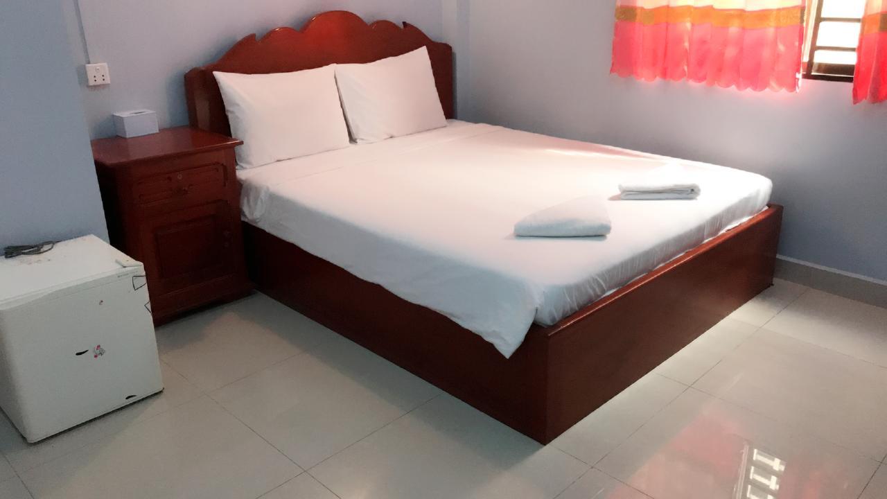Khmer Village Guesthouse Пном Пен Екстериор снимка