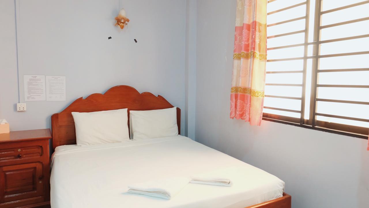 Khmer Village Guesthouse Пном Пен Екстериор снимка