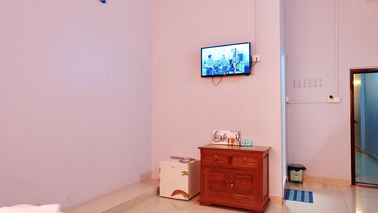Khmer Village Guesthouse Пном Пен Екстериор снимка